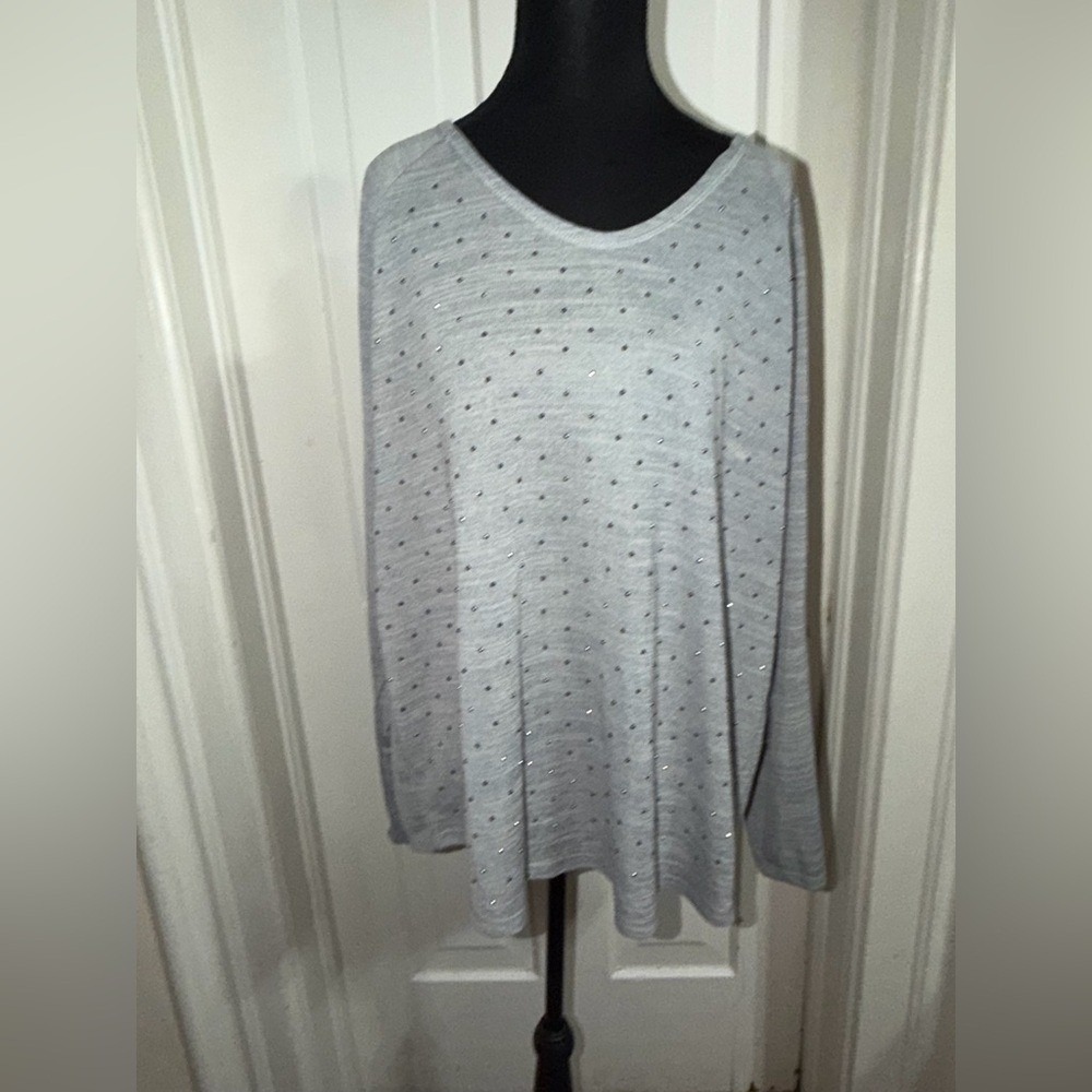 Women's plus size 1X Onque Casuals Light Gray Long Sleeve Top soft embellishment